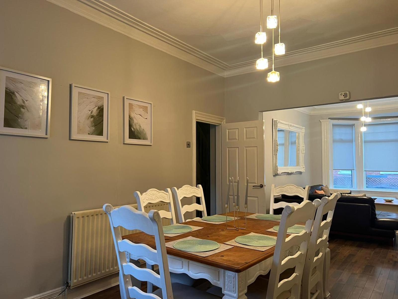 3 Bedroom Property Close To Beach Саут-Шилдс Экстерьер фото